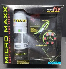 Quest UFO Space Fighter Flying Model Rocket Set Micro Maxx RTF Model Rocket