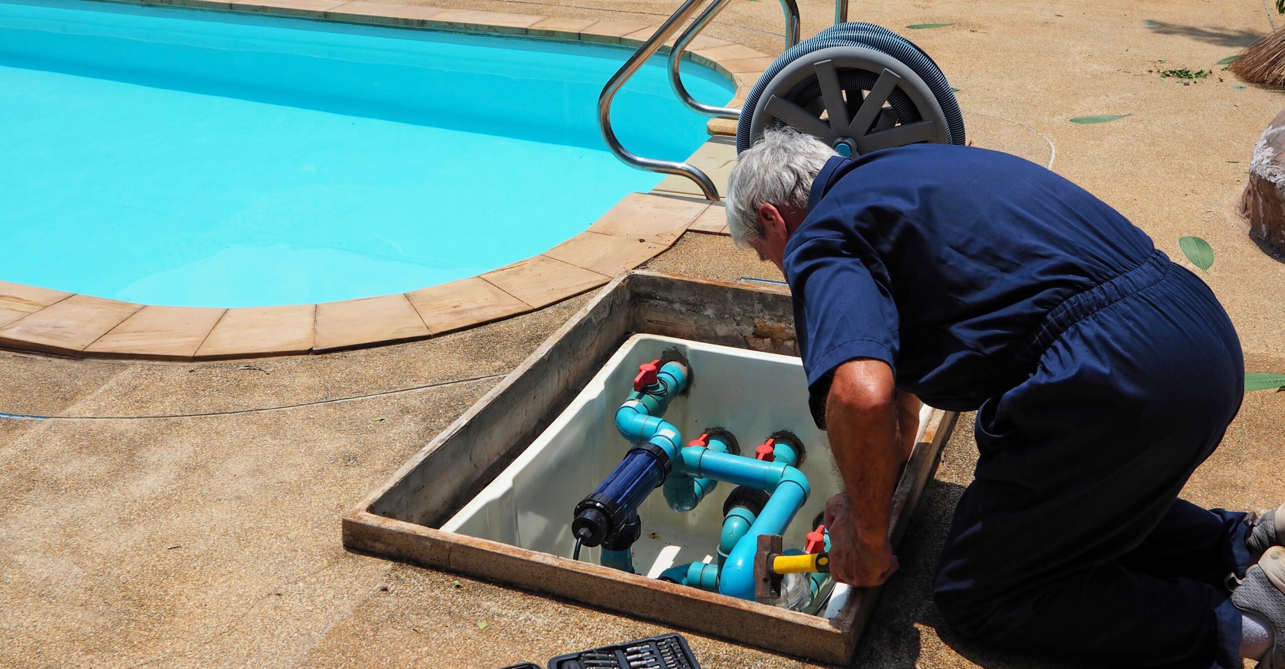 swimming pool maintenance services in Dubai